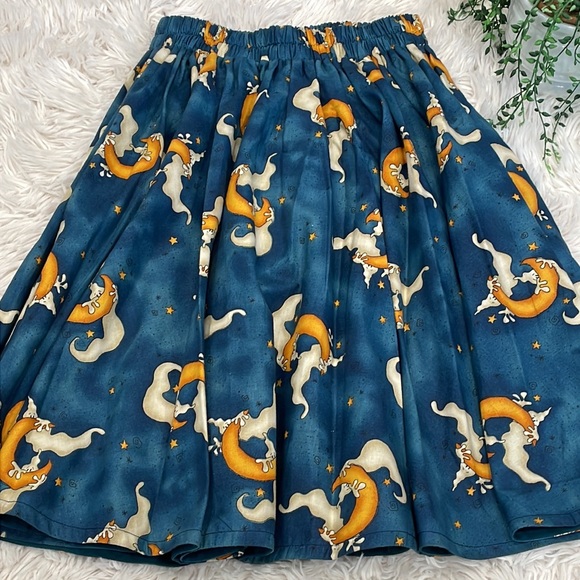 Handmade Halloween skirt - Picture 1 of 8